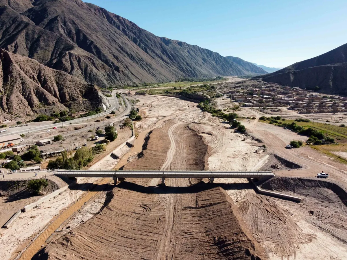 Plan Maestro Jujuy. Carlos Sadir inauguró un puente sobre el Río Grande en PurmamarcaPlan Maestro Jujuy.