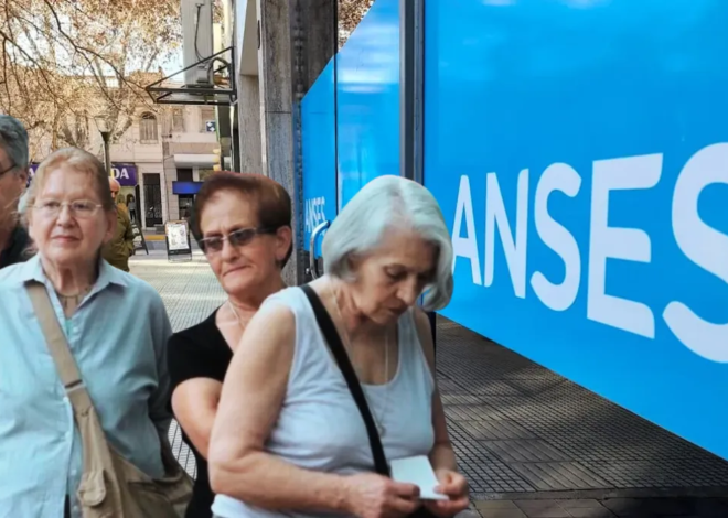 Las jubilaciones y pensiones de abril se pagarán en dos tramos